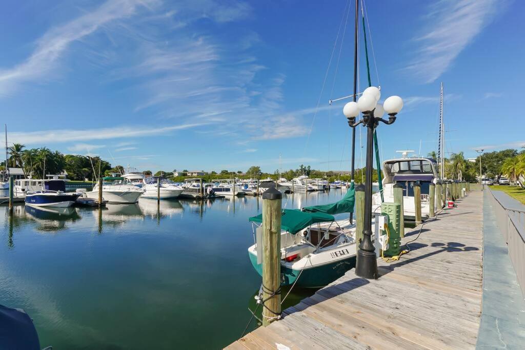 Appartamento Waterfront, Pool, Tiki Bar & Grill, Gym, Location! Sarasota Esterno foto