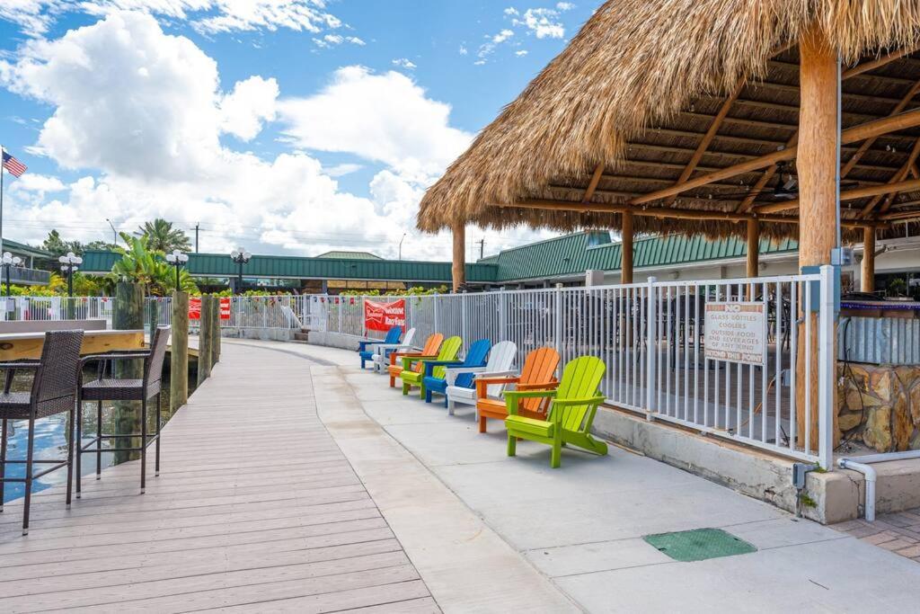 Appartamento Waterfront, Pool, Tiki Bar & Grill, Gym, Location! Sarasota Esterno foto