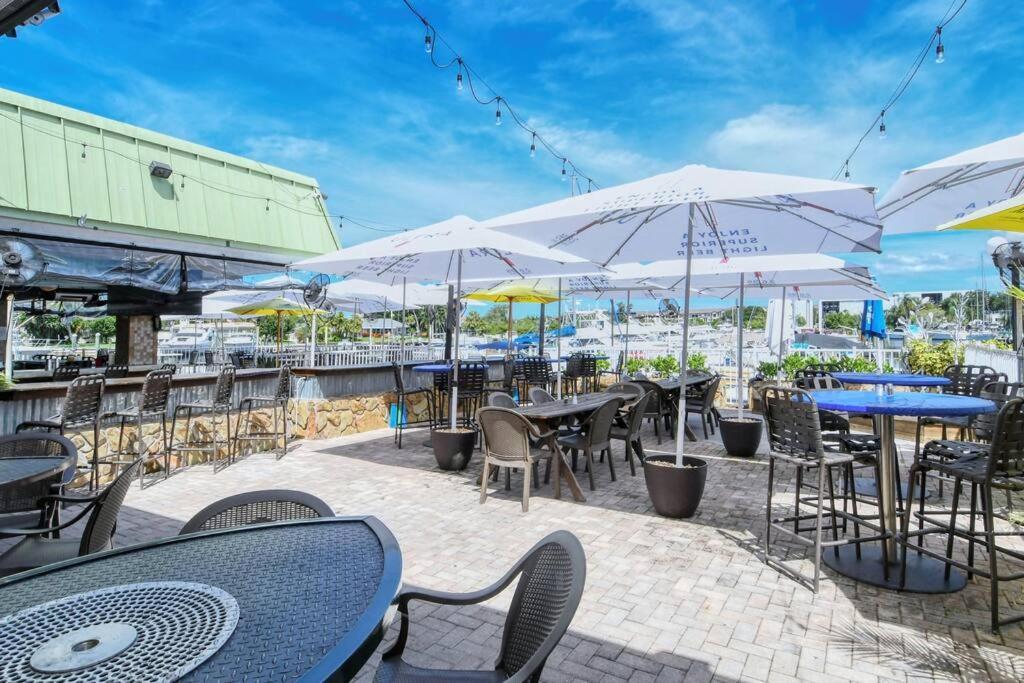 Appartamento Waterfront, Pool, Tiki Bar & Grill, Gym, Location! Sarasota Esterno foto