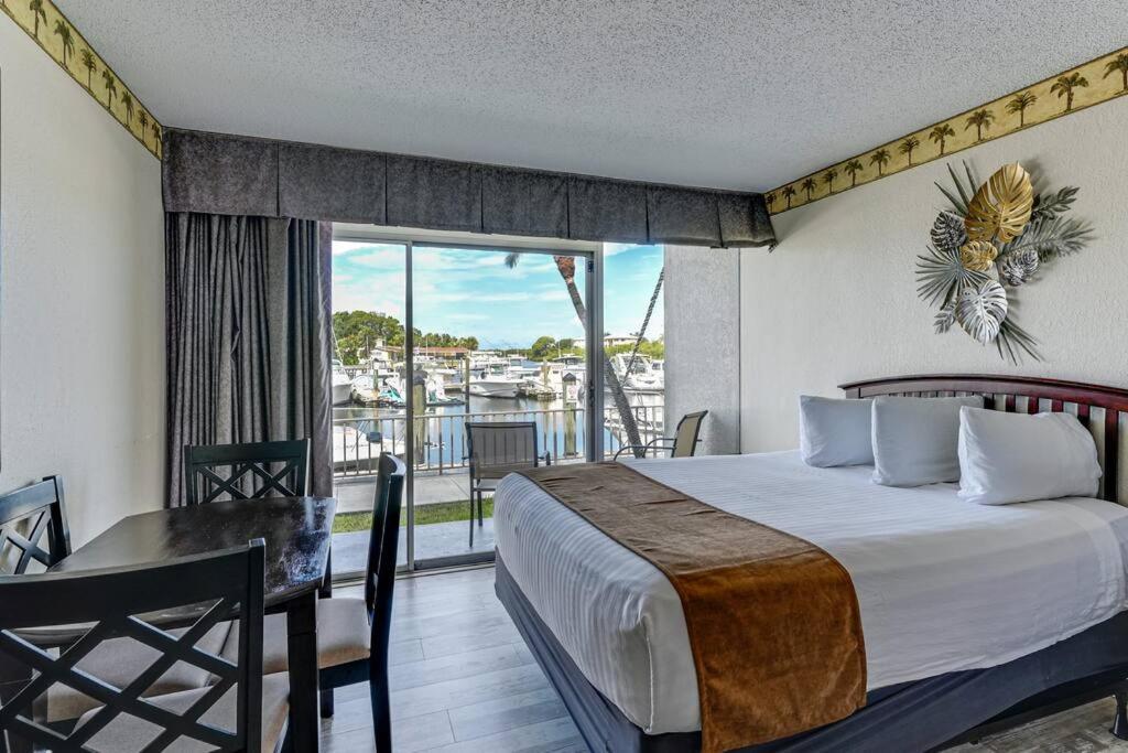 Appartamento Waterfront, Pool, Tiki Bar & Grill, Gym, Location! Sarasota Esterno foto