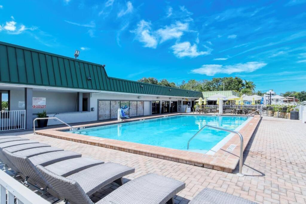 Appartamento Waterfront, Pool, Tiki Bar & Grill, Gym, Location! Sarasota Esterno foto