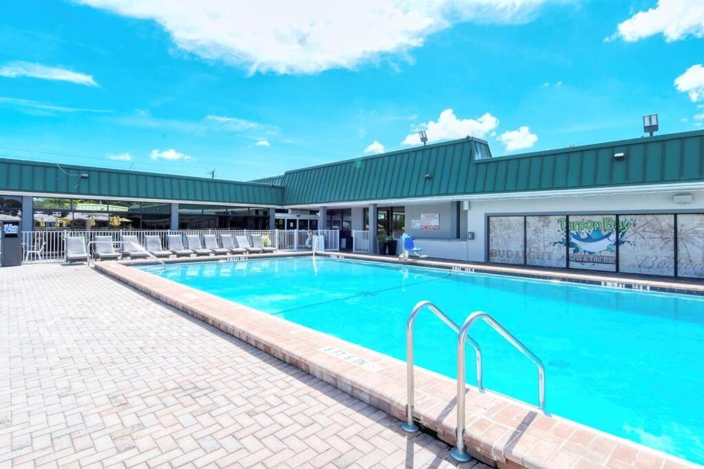 Appartamento Waterfront, Pool, Tiki Bar & Grill, Gym, Location! Sarasota Esterno foto